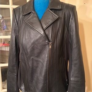 Elegant Black Leather Jacket for Women